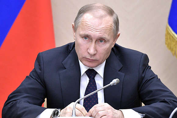 Путін відмовився від дебатів на радіо і ТБ