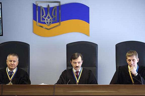 Адвокати Януковича просили суд викликати Ештон та Штайнмайєра