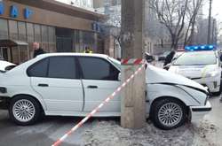 Трагедія у Києві: BMW вилетіло на тротуар і на смерть збило жінку 