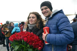 В Одесі закохані пари одночасно відкрили більше 200 пляшок шампанського