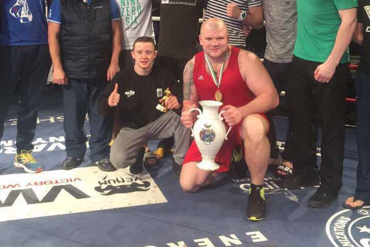 Двоє українських боксерів Беляк і Шевадзуцький перемогли на турнірі в Угорщині