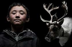 «Боги и звери»: Фотограф потратил четыре месяца, что бы снять портреты людей и животных Монголии