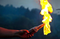 У столичний офіс Тарути запустили «коктейлем Молотова»