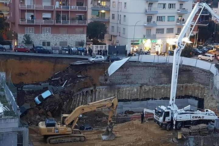 У Римі вулиця провалилася на глибину 10 метрів 