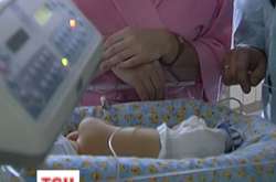 На Рівненщині жінка звинувачує медиків у викраденні новонародженої дитини