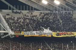 Фанати АЕКа вивісили банер, який звинувачує «Динамо» в зневазі до історії (фото)