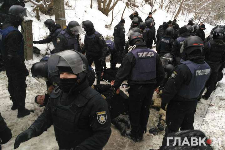 Сутички під «судом Труханова»: поліція затримала трьох учасників