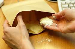 Стало известно о содержимом подозрительных конвертов из Москвы