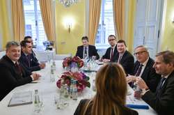 Порошенко поговорив про гроші та реформи із президентом Єврокомісії