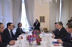 Польська оцінка Хмельницького: Порошенко просить Варшаву не шкодити взаєминам