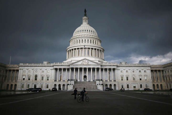 Конгрес США незадоволений «Кремлівським досьє» – Макфол