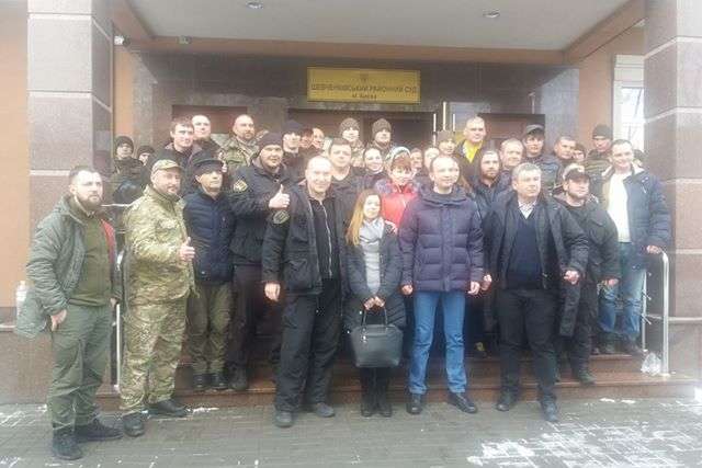 Двох активістів, затриманих після сутички під Солом'янським судом, відпустили на поруки