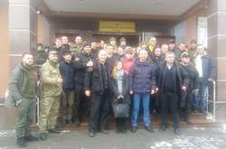 Двох активістів, затриманих після сутички під Солом'янським судом, відпустили на поруки