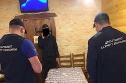 У Львові на хабарі $ 25 тис. «погоріли» керівник та юрист проектної організації