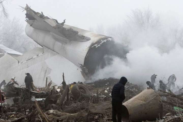 Авіакомпанія уточнила: унаслідок падіння іранського літака загинули 65 людей