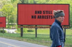 «Три билборда на границе Эббинга, Миссури»