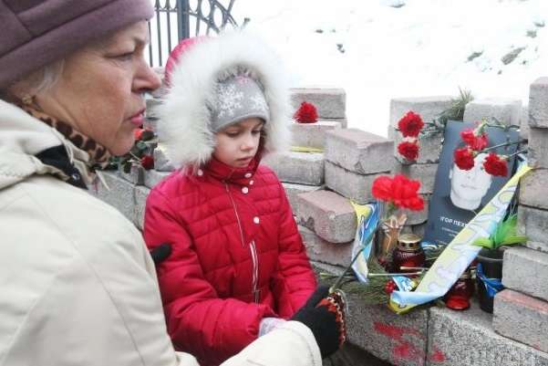 У понеділок, 19 лютого, в центрі Києва - на алеї Героїв Небесної сотні - відбулася акція пам'яті загиблих учасників Революції Гідності