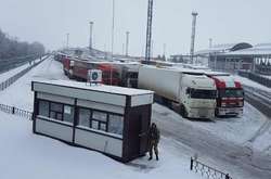 Рух вантажівок на кордоні з Росією відновлено
