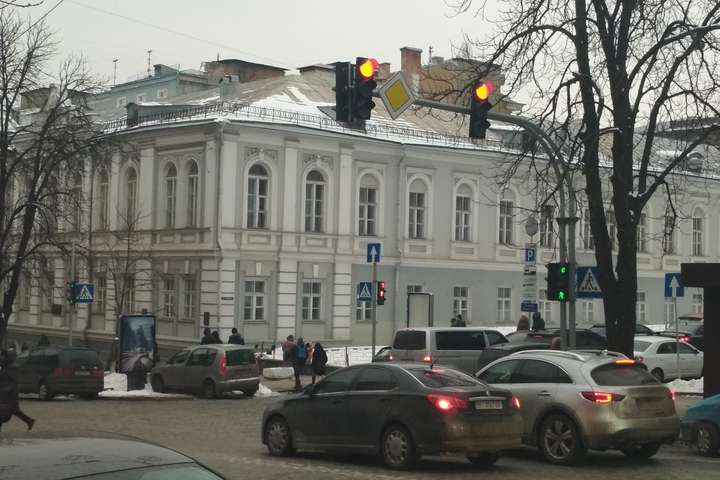 У центрі Києва запрацював новий світлофор