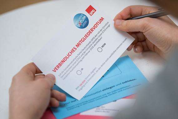 У Німеччині стартує голосування поштою щодо «великої коаліції»