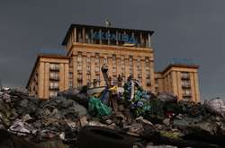 Альпіністи знайшли близько 10 куль в стінах готелю «Україна» у Києві