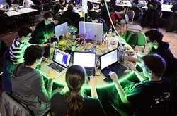 Екс-працівники «фабрики тролів» розказали, як саме втручалися у вибори в США