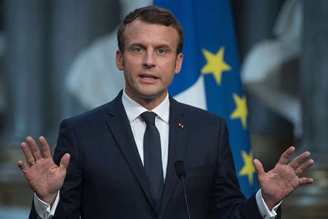 Макрон хоче посилити міграційне законодавство у Франції