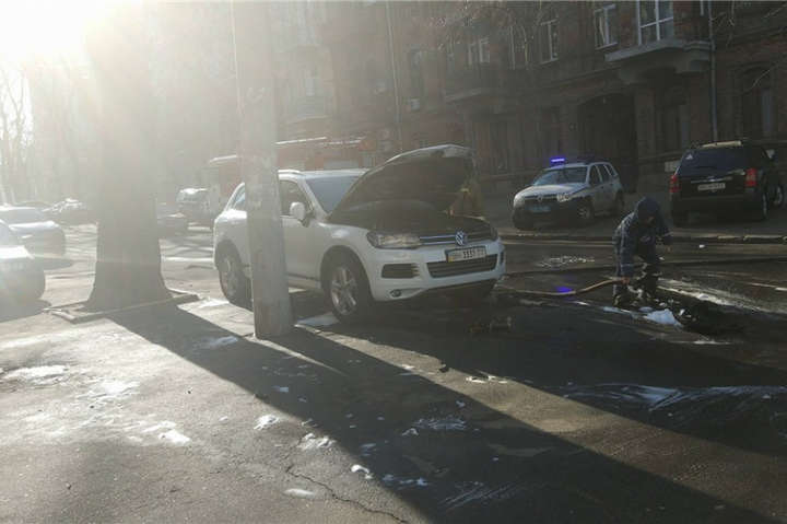 В Одессе подожгли автомобиль замглавы суда 