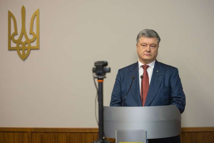 Супер VIP-свідок. Як Порошенка допитували у справі про державну зраду Януковича