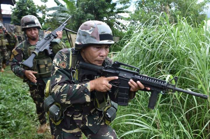 Президент Філіппін хоче надіслати солдатів у Китай для тренувань