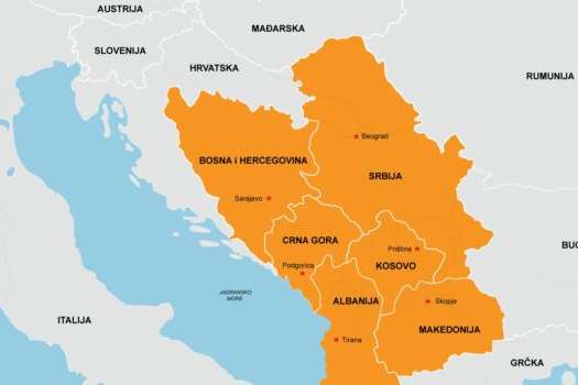Єврокомісія підтримає переговори щодо приєднання Албанії і Македонії