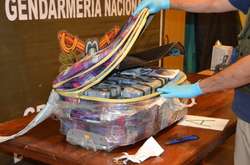 Російські дипломати хотіли вивезти з Аргентини 400 кг кокаїну