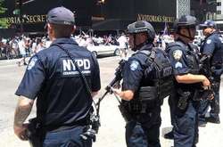 У США чоловік в'їхав на машині в лікарню