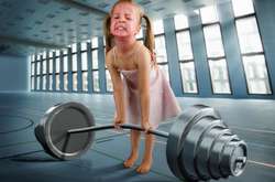 Творчий тато створює яскраві сюрреалістичні фото зі своїми дітьми і дружиною