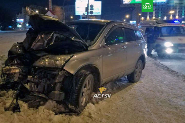 В Новосибирске авто сбило толпу пешеходов, есть погибшие