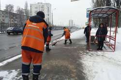 Сніг у Києві: громадський транспорт курсує за розкладом