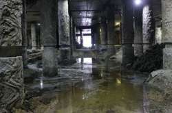 Вулиця ХІ-ХІІ століть, розташована під Поштовою площею