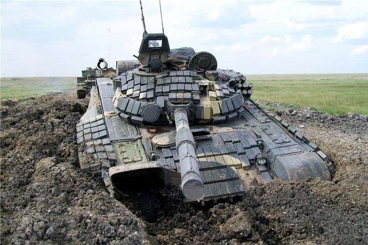 На Донбасі бойовики під час навчань знищили два власних танка