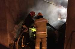 У центрі Києва підпалили Lexus: опубліковано фото