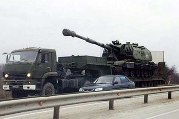 У Росії зафіксували колону військової техніки біля кордону з Україною 