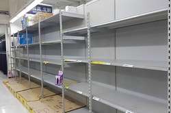  В магазинах полки с туалетной бумагой опустели 