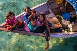   Снимки   кочевого   племени   Бахау  