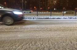 Снігопад призвів до десятибальних заторів у Києві