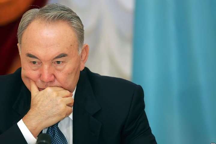 У Казахстані міністрам заборонили вживати на роботі російську мову