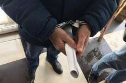 Правоохоронці затримали на хабарі чиновника Дарницької РДА
