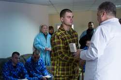 Столкновения под Радой: Порошенко назвал нападавших провокаторами