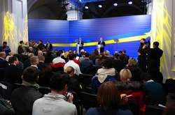 Порошенко пообіцяв «революційний» закон про валюту