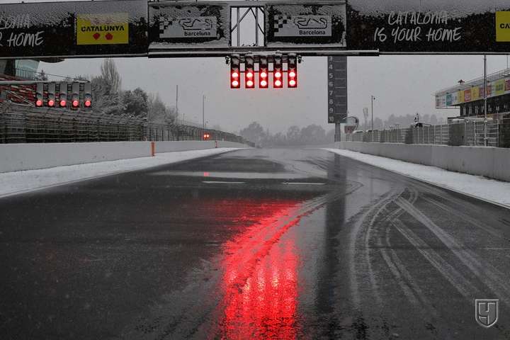 Старт третього дня тестів «Формули-1» в Барселоні був відкладений через сніг