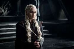 Снег, кинжалы и трупы: в сети опубликовали новые фото со съемок финального эпизода «Игры престолов»