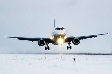 Из-за снегопадов в Украине закрыли пять аэропортов